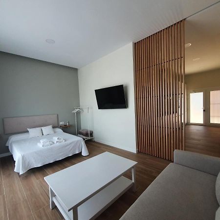 Redondela Apartments - Bedroom, Bathroom & Kitchen Eksteriør bilde