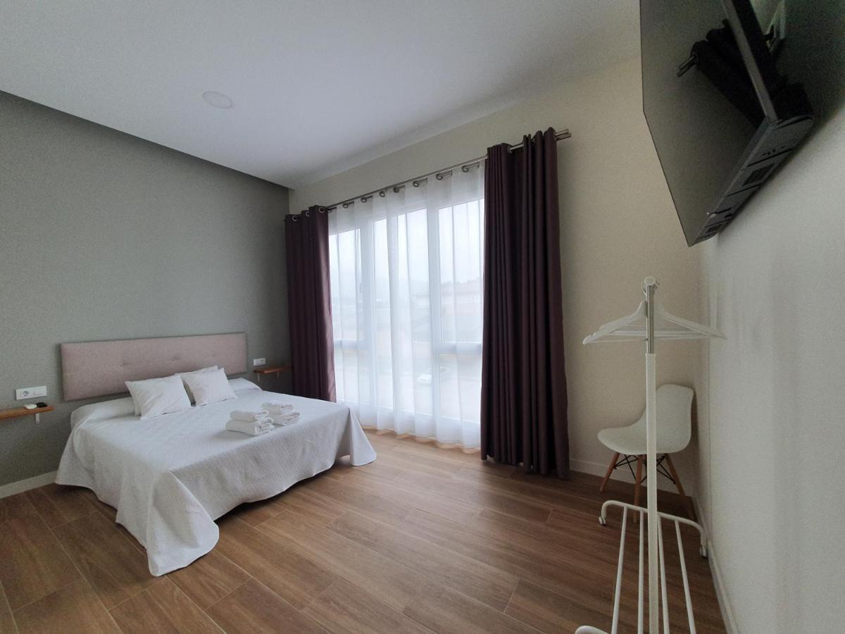 Redondela Apartments - Bedroom, Bathroom & Kitchen Eksteriør bilde